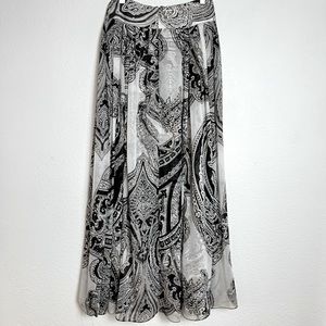 White House black market paisley print Maxi skirt size 0 (26 waist)